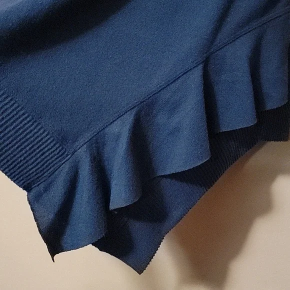 1. STATE Lunar Navy Asymmestrical Hem Sweater NWT SIZE SMALL - Picture 2 of 7